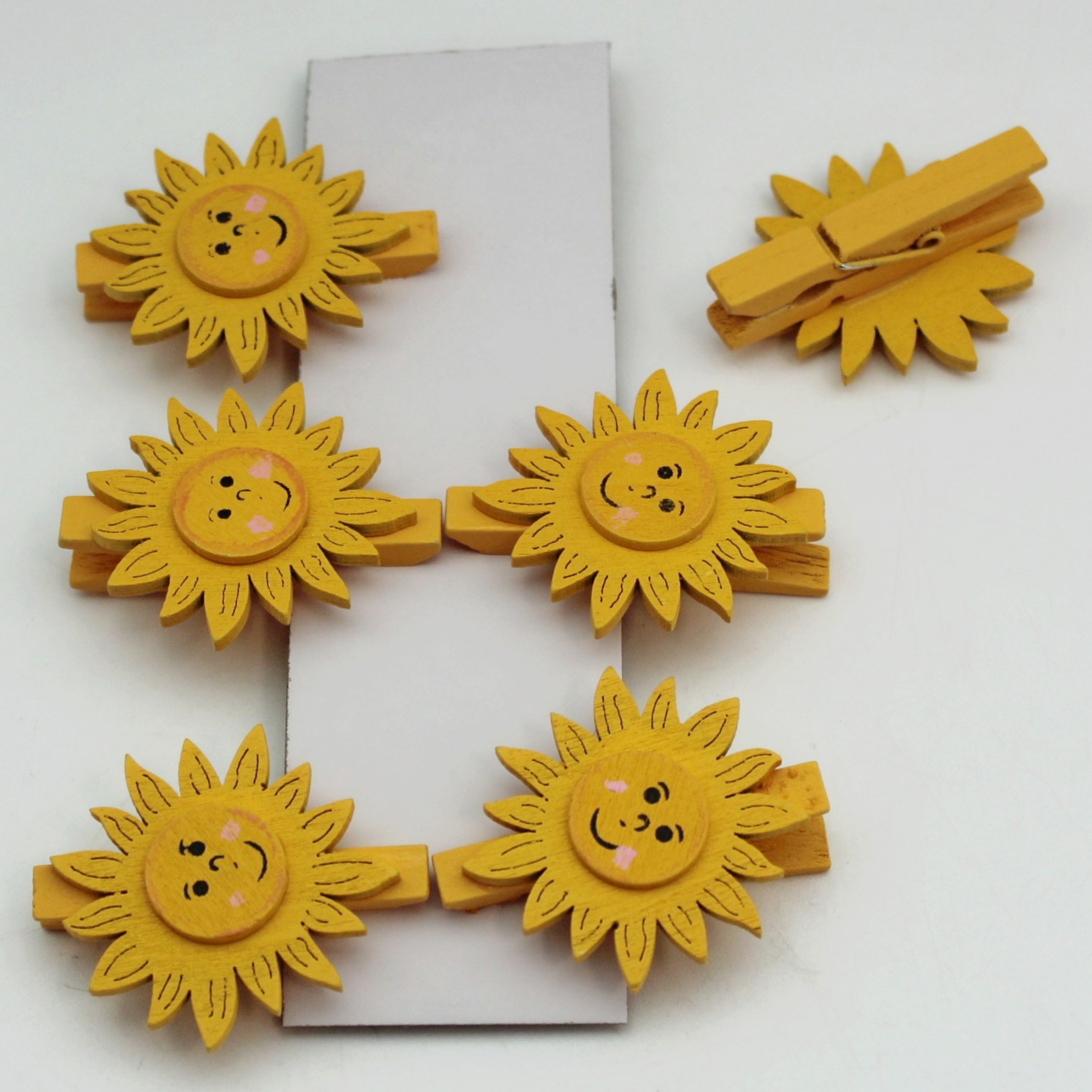 Sluníčko dřevo kolíček pr.4x5cm žlutá S/6ks